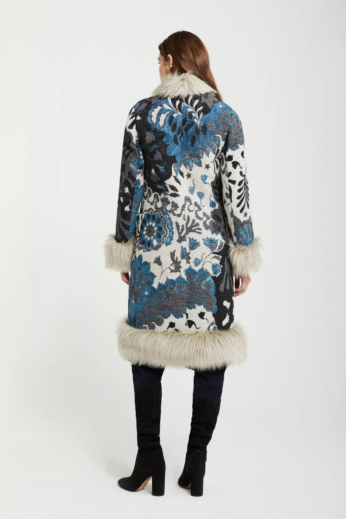 Coat with faux fur
